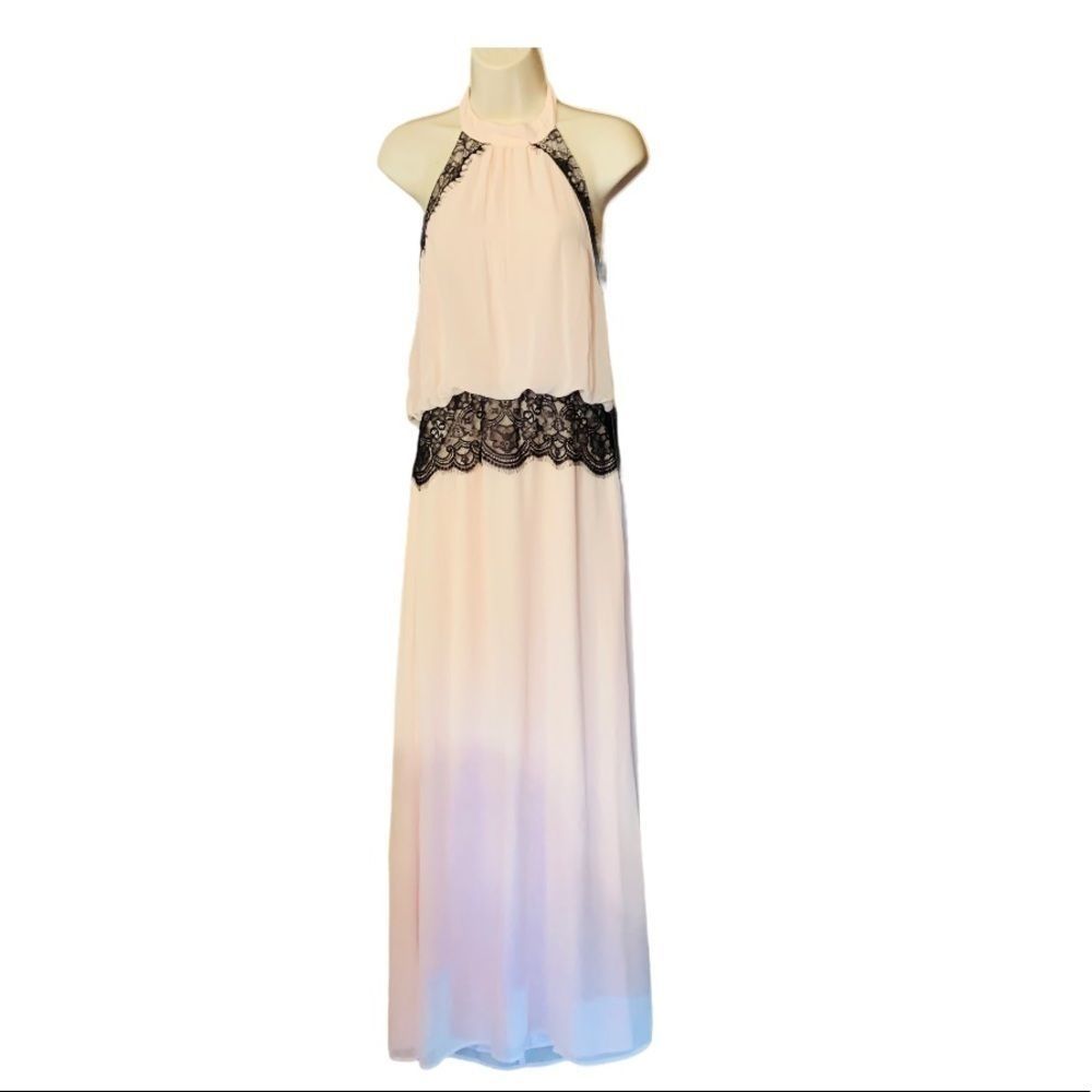 🔥🔥MOVING SALE 🔥🔥forever 21 light pink black lace halter maxi dress